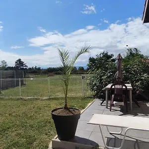 studio-paisible-saint-cyprien-loire.hotels-rhonealpes.com/
