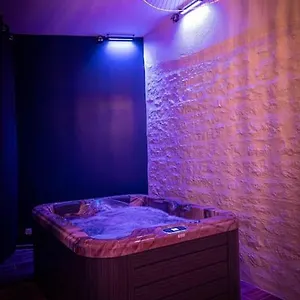nuit-romantique-et-spa-villefranche-sur-saone.hotels-rhonealpes.com/