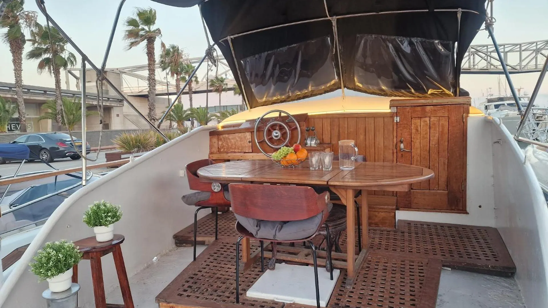 Hotel en barco Classic Boat Barcelona España