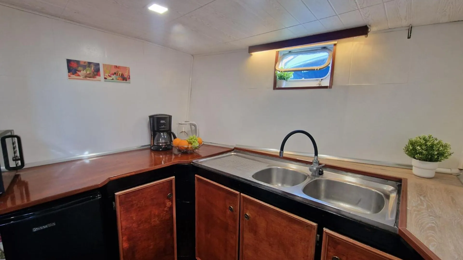 Hotel en barco Classic Boat Barcelona